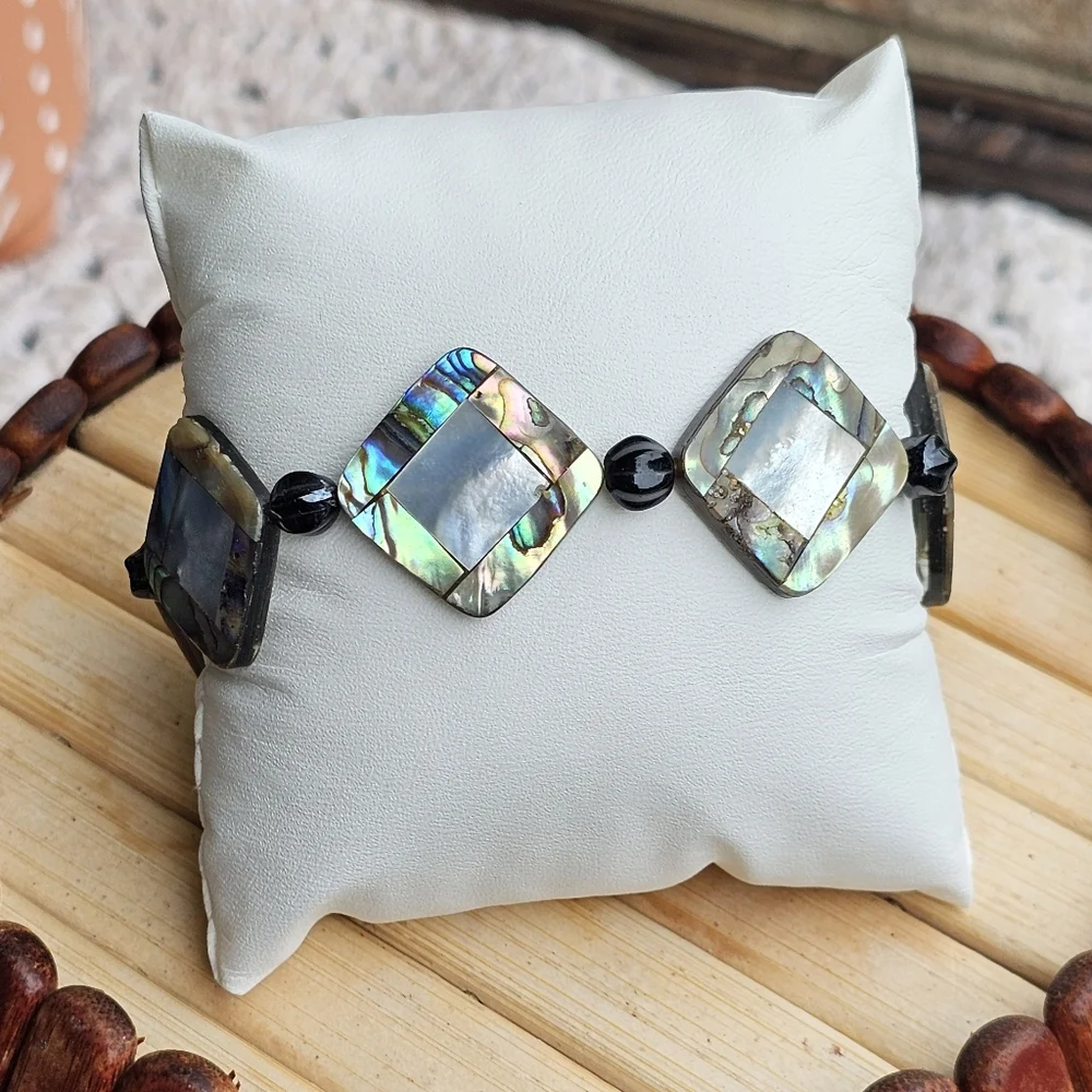 Abalone shell & mother-o pearl handmade bracelet - Picture 2 of 6